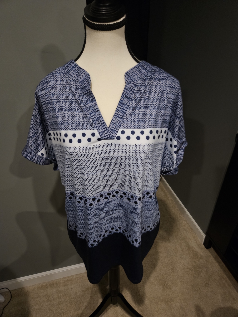 Blue Patterned V-Neck Women's Top Modlilly SizE M EUC